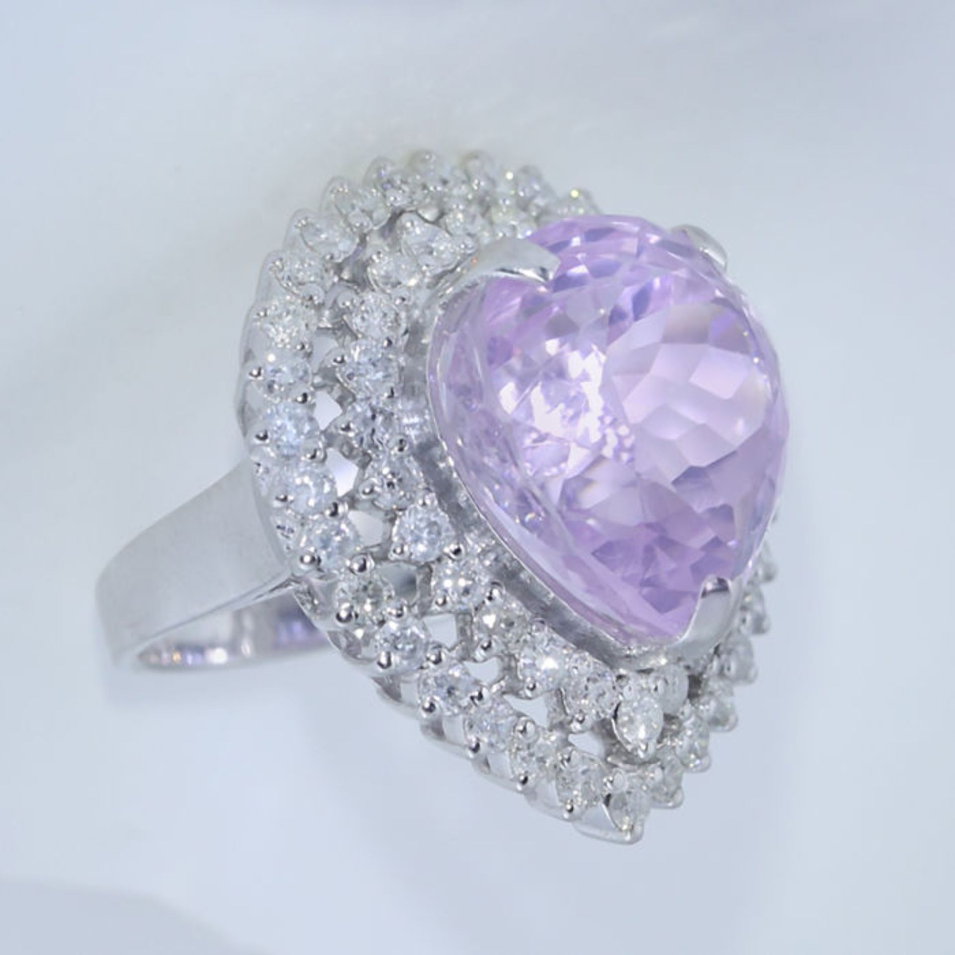 14 K / 585 White Gold Very Unique large Kunzite (IGI Certified ) & Diamond Cocktail Ring - Image 5 of 7