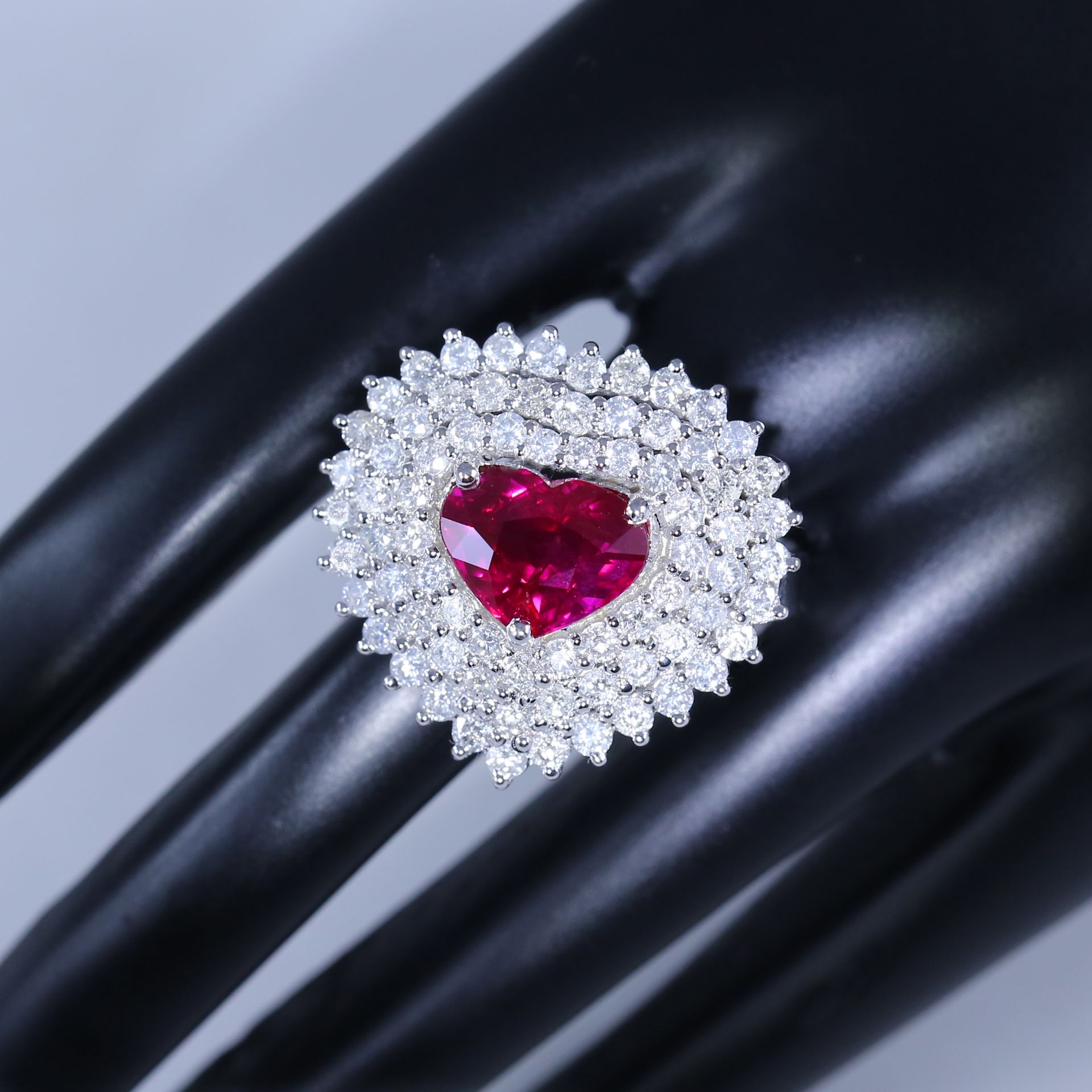 14 K / 585 White Gold Designer Ruby (GRS Certified) & Diamond Ring - Image 6 of 10