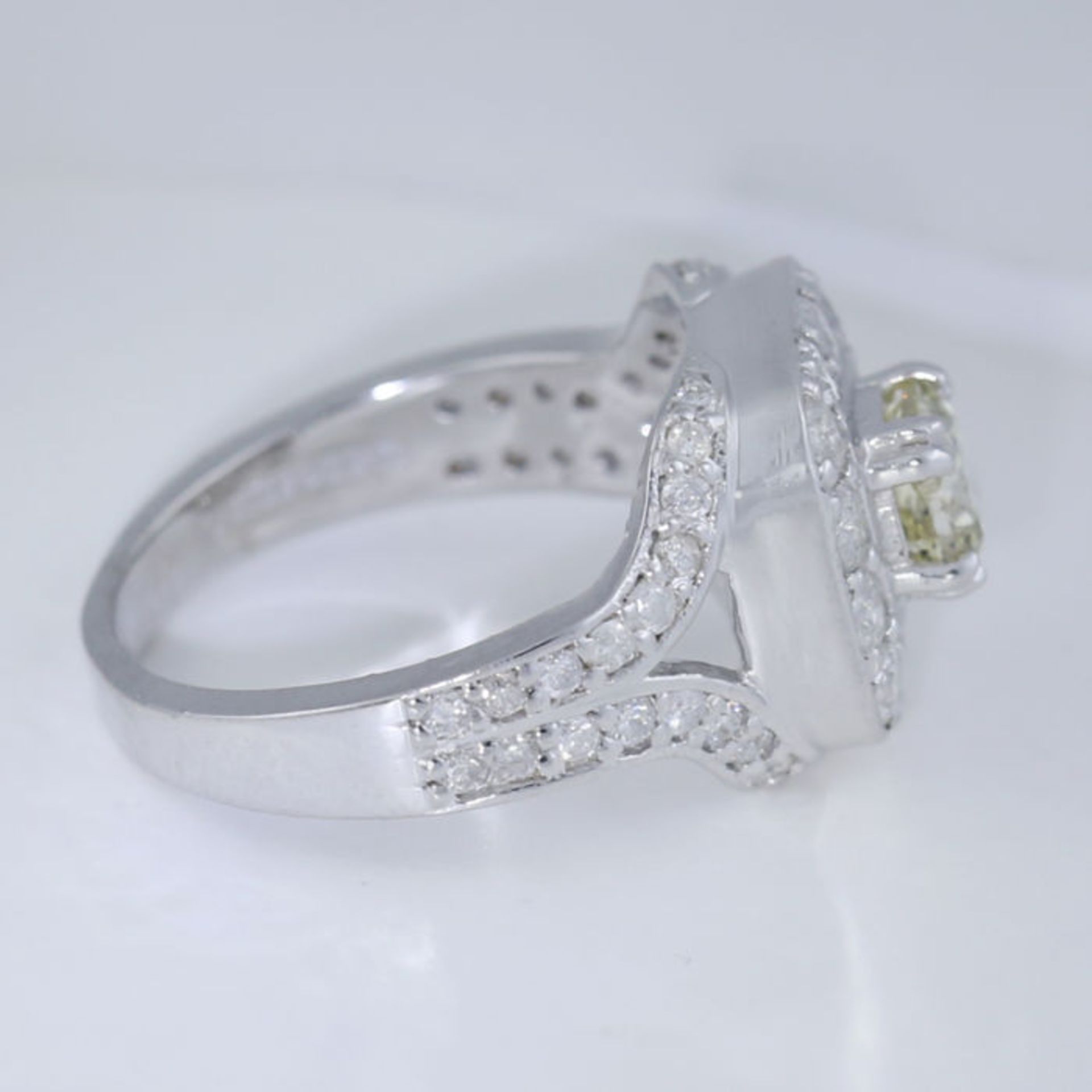 14 K / 585 White Gold Designer Solitaire Diamond (IGI Certified) Ring - Image 6 of 7