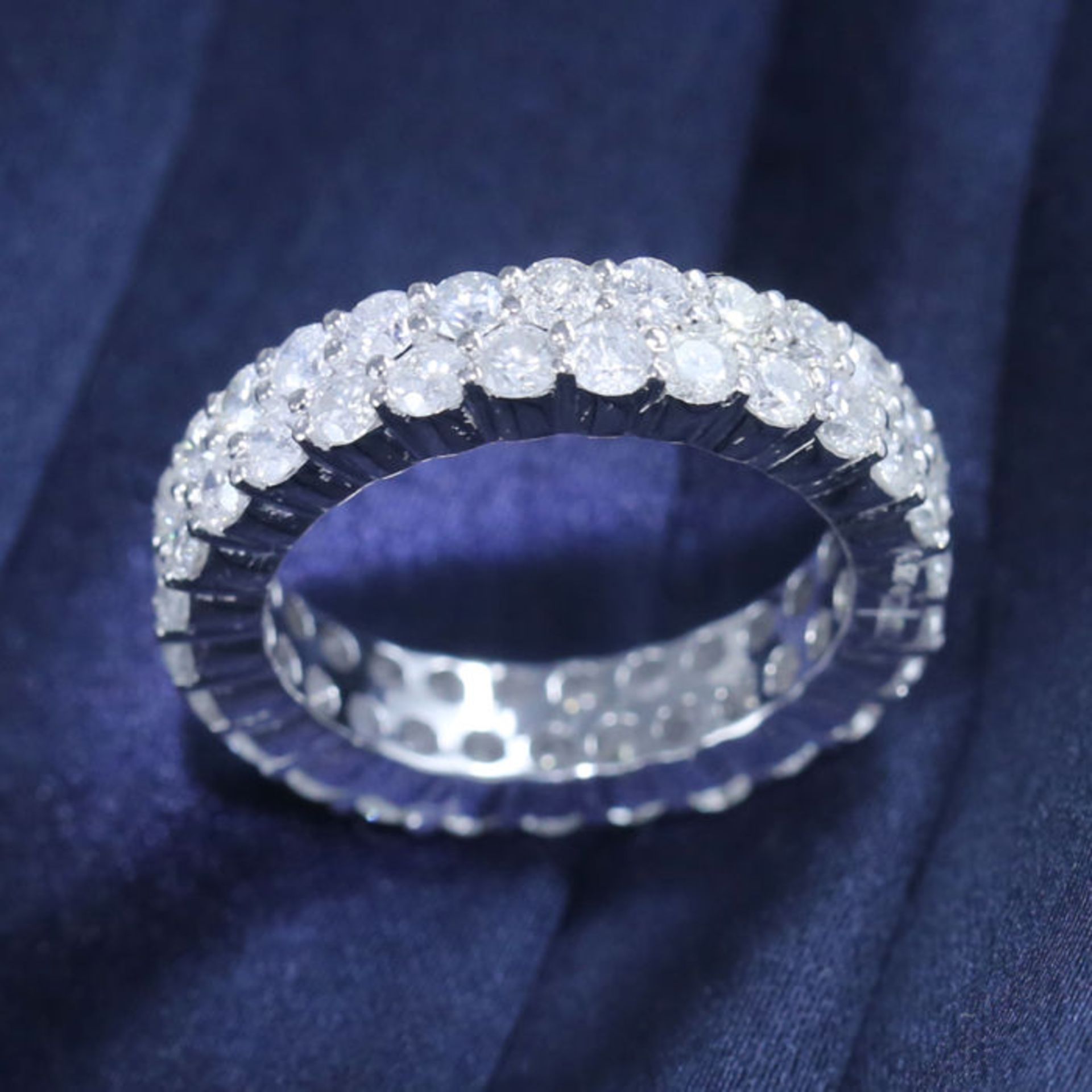 14 K / 585 White Gold Eternity Diamond Ring - Image 7 of 10