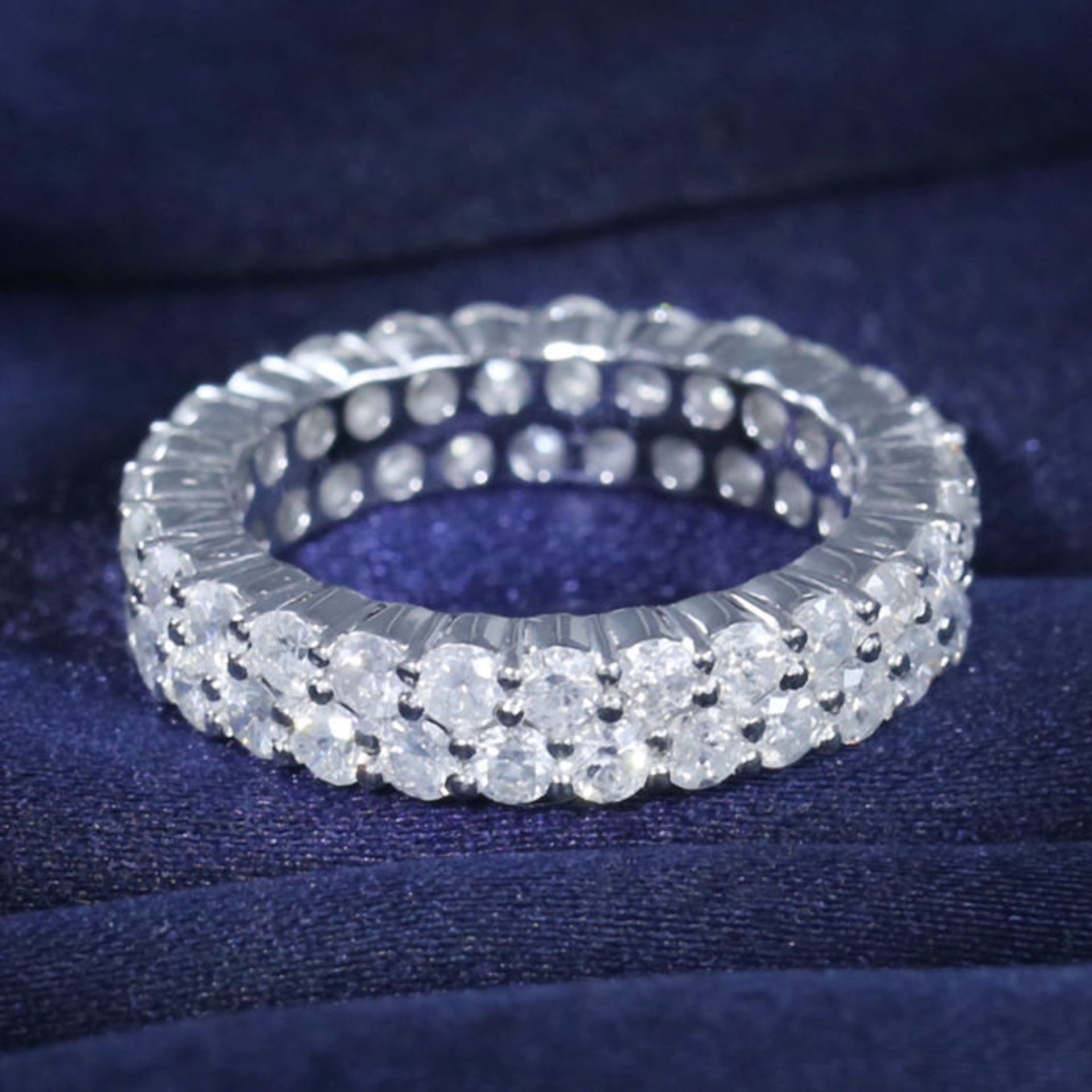 14 K / 585 White Gold Eternity Diamond Ring - Image 3 of 10