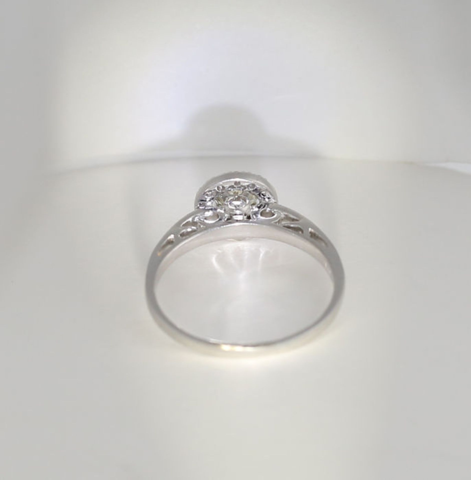 14 K / 585 White Gold Solitaire Diamond Ring - Image 7 of 7