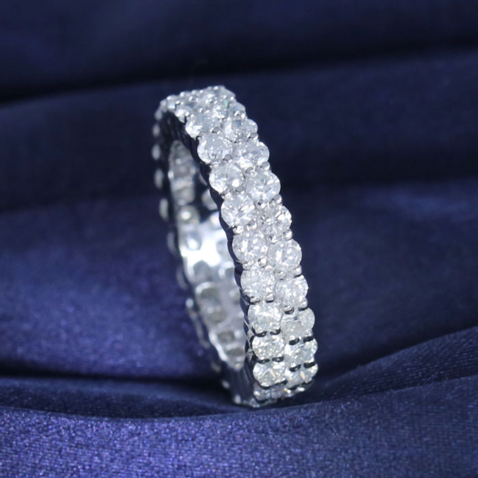 14 K / 585 White Gold Eternity Diamond Ring - Image 5 of 10