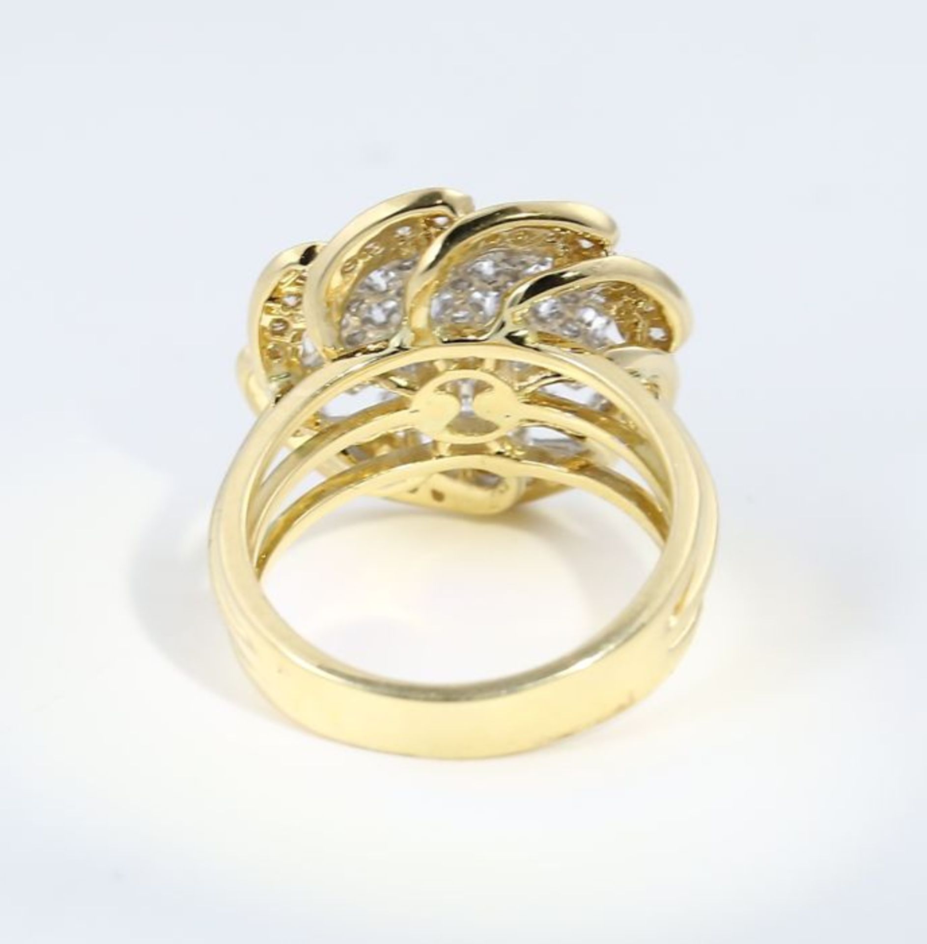 IGI Certified 18 K / 750 Yellow Gold Designer Diamond Ring - Image 9 of 9