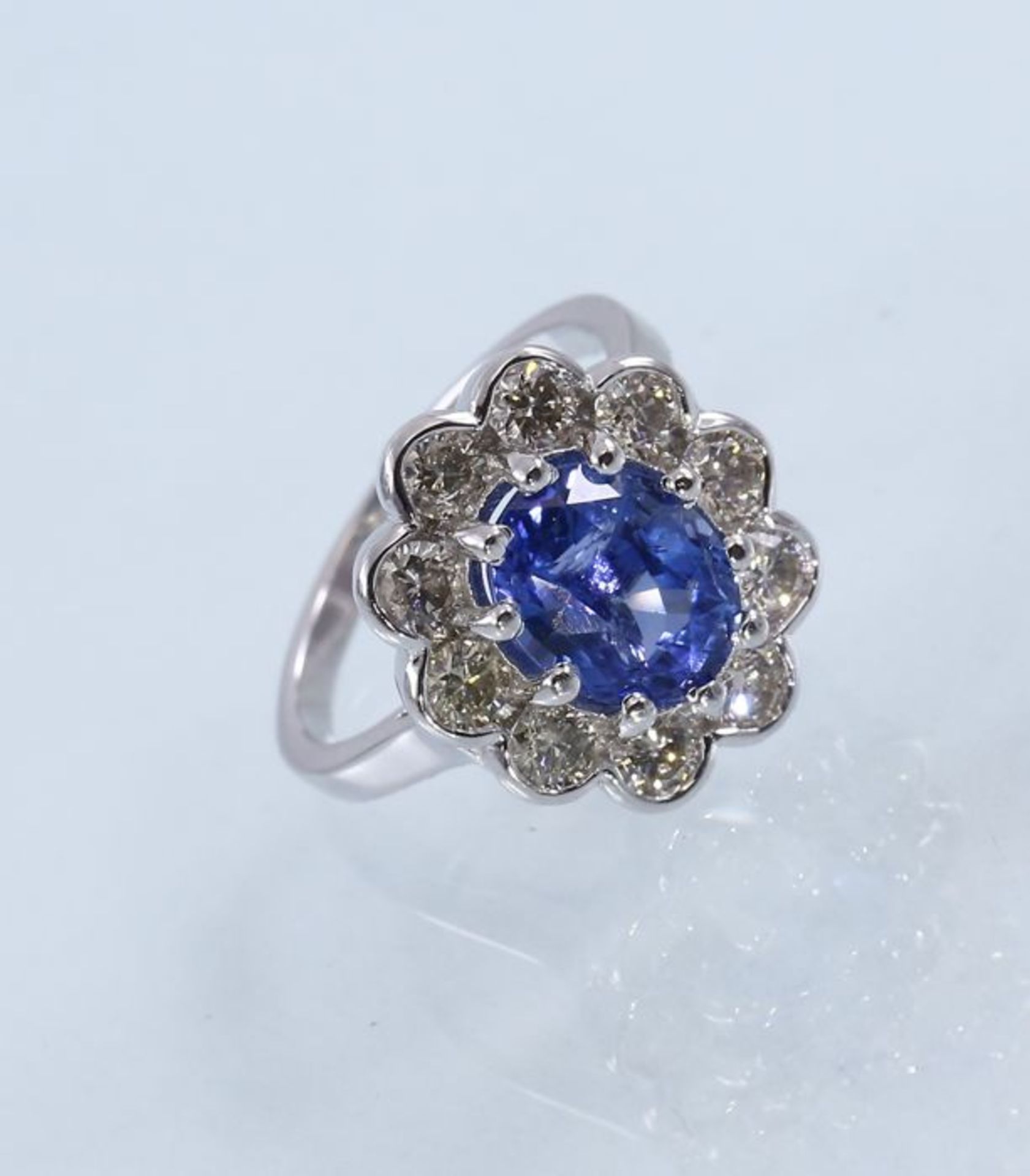 14 K / 585 White Gold Blue Sapphire (IGI Certified) & Diamond Ring - Image 5 of 13