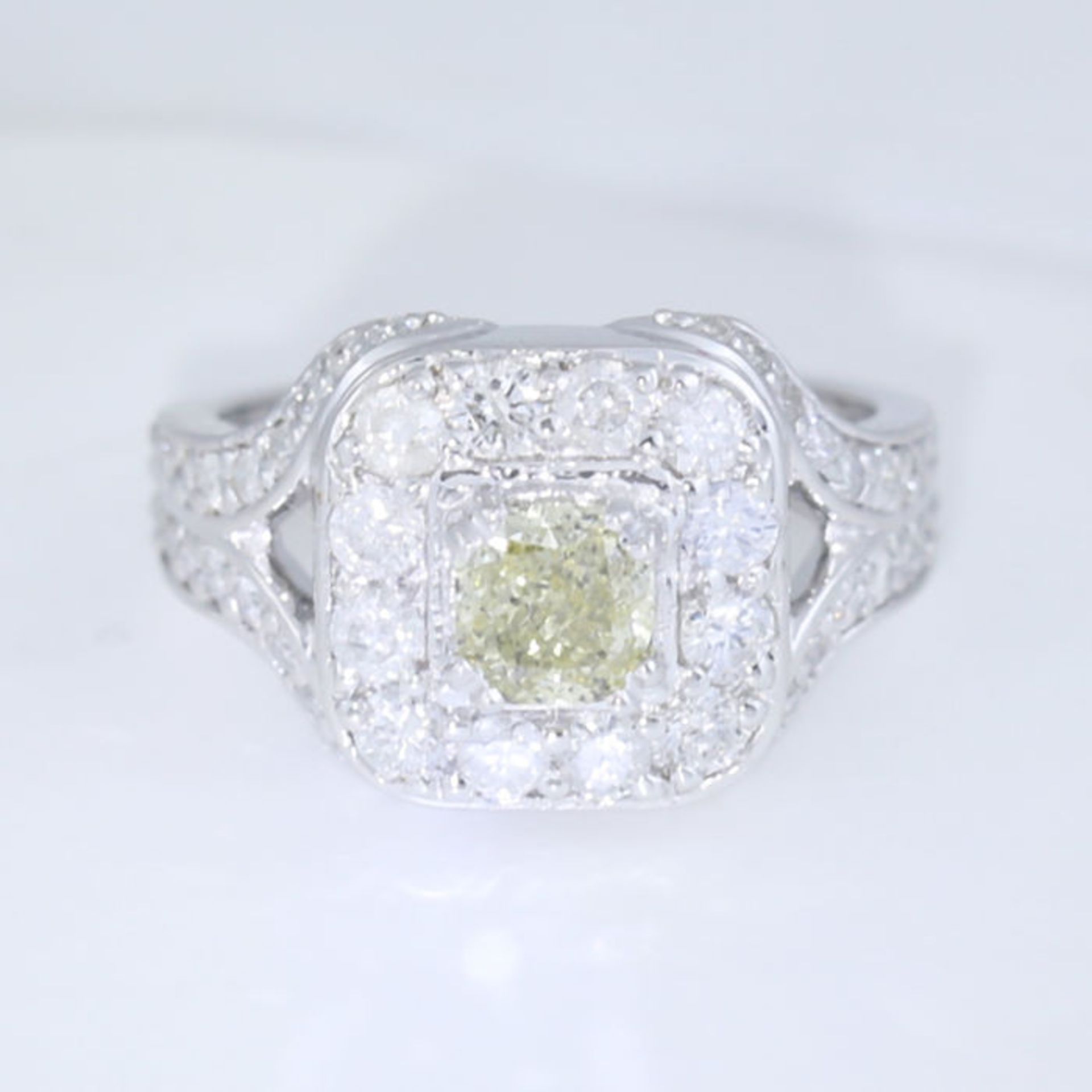 14 K / 585 White Gold Designer Solitaire Diamond (IGI Certified) Ring - Image 3 of 7