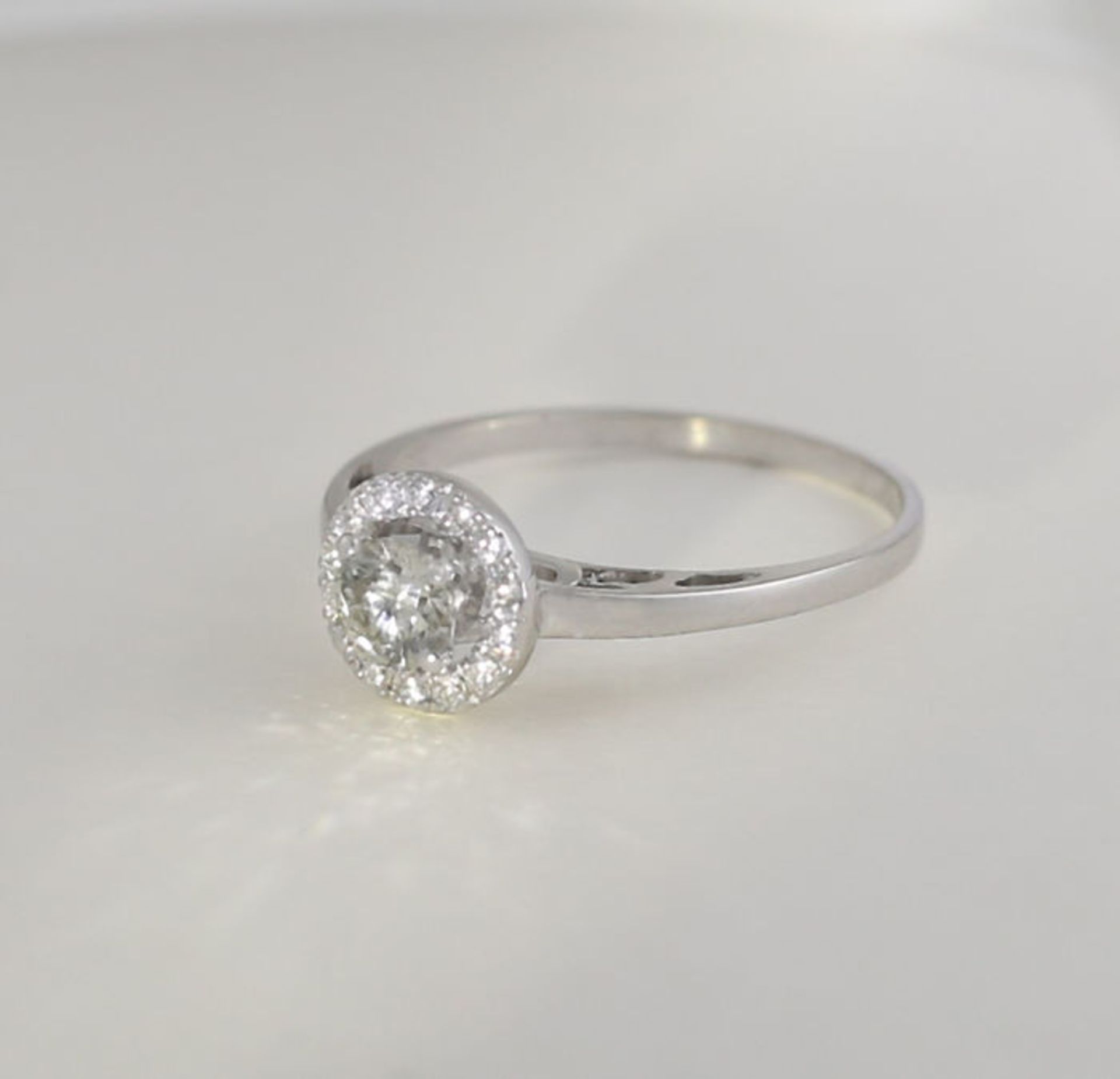 14 K / 585 White Gold Solitaire Diamond Ring - Image 4 of 7