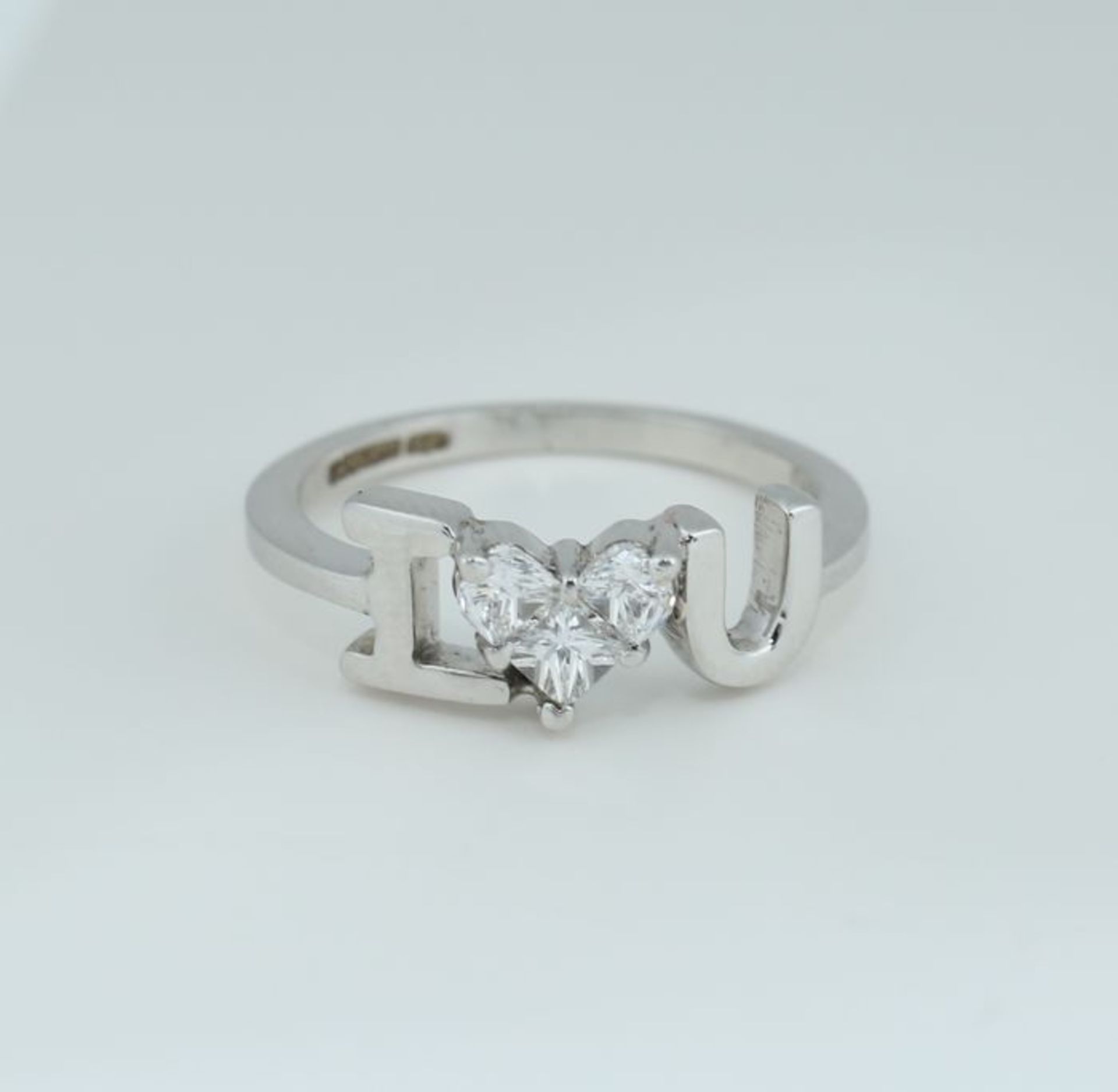 IGI Certified 14 K / 585 White Gold - I Love You Designer Diamond Ring - Image 3 of 9