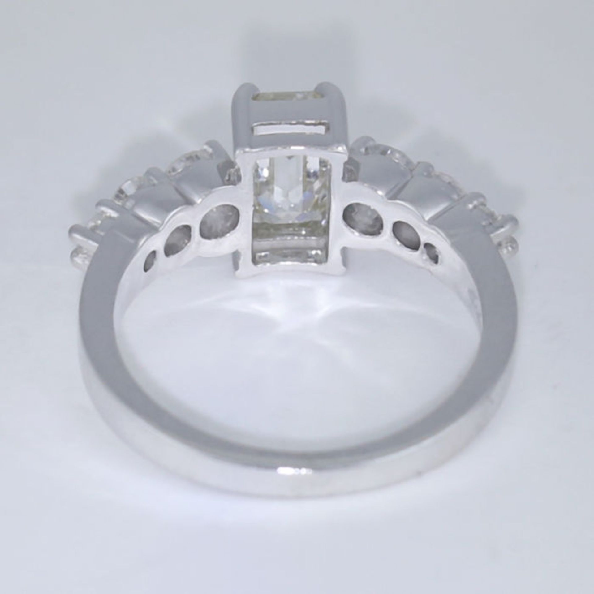 IGI Certified 14 K / 585 White Gold Designer Solitaire Diamond Ring - Image 7 of 7