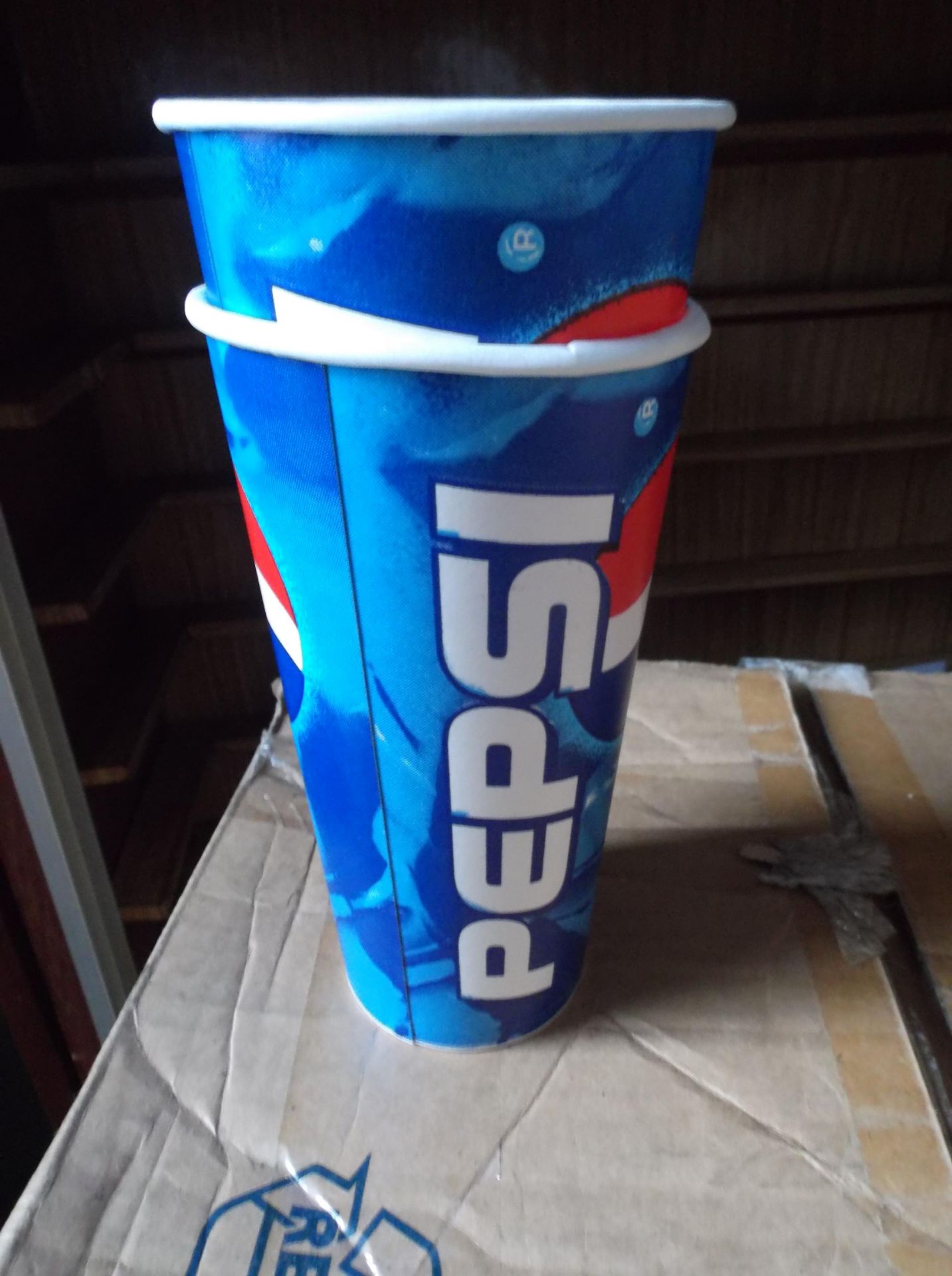 1 x 1000 22c pepsi 0.5L blue cups - Image 2 of 3