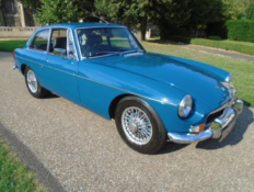 1972 MG B GT, restored car + power steering.