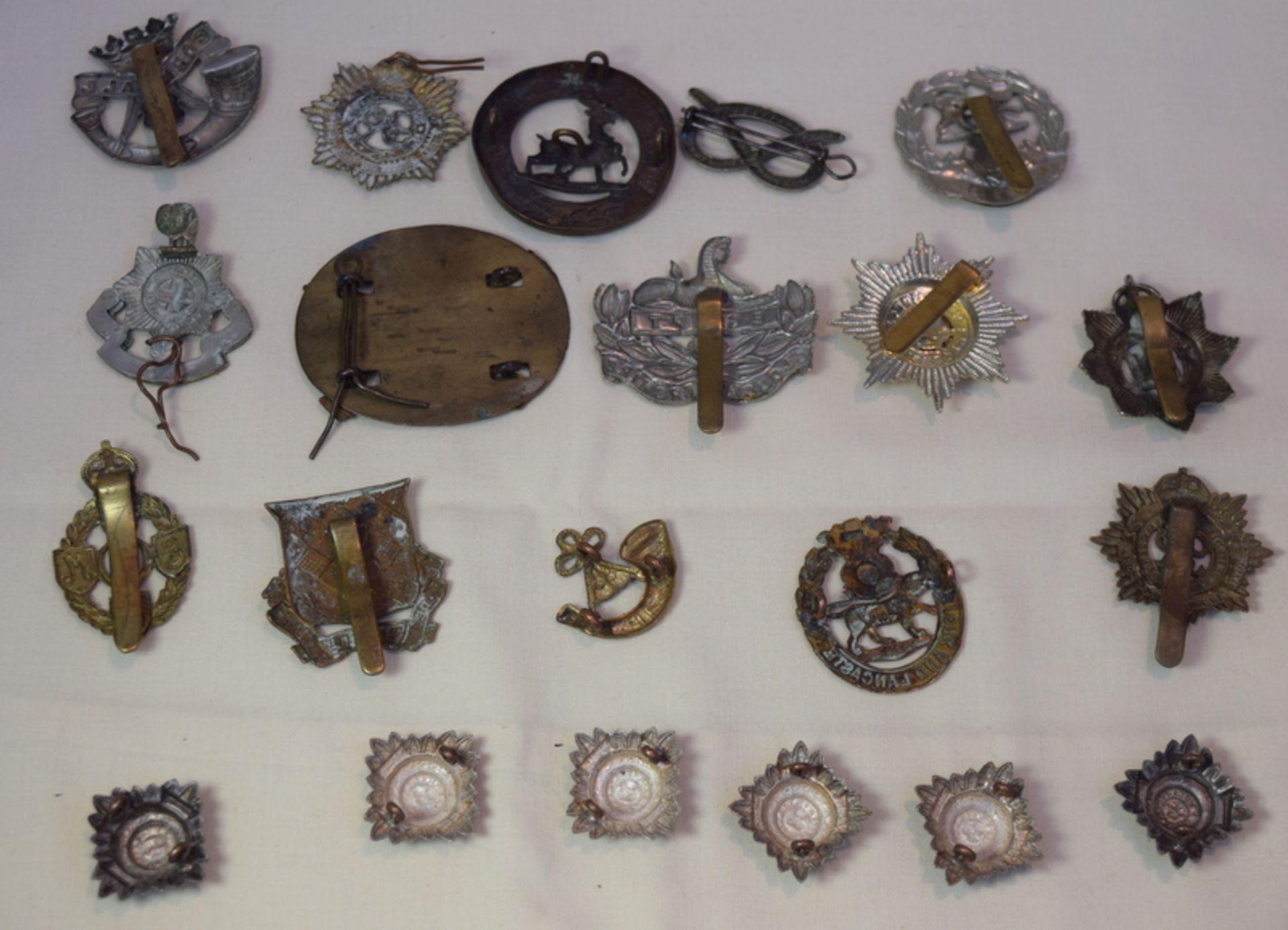 Collection of 21 Military Badges All Metal - Image 2 of 2