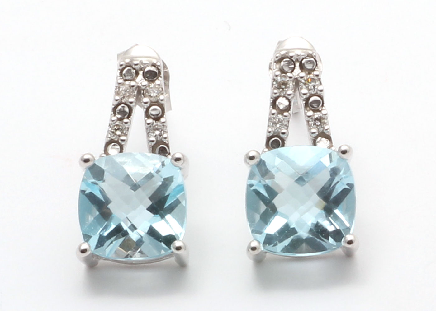 9ct White Gold Diamond And Blue Topaz Earring 0.05