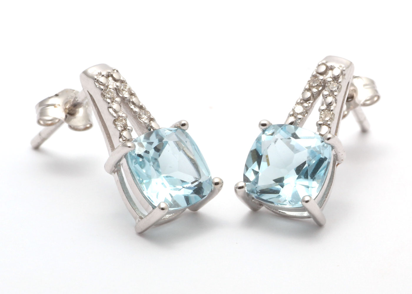 9ct White Gold Diamond And Blue Topaz Earring 0.05 - Image 2 of 8