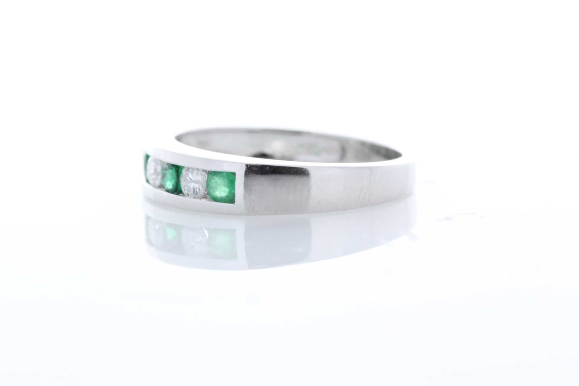 9ct White Gold Channel Set Semi Eternity Diamond And Emerald Ring 0.25 - Image 2 of 5