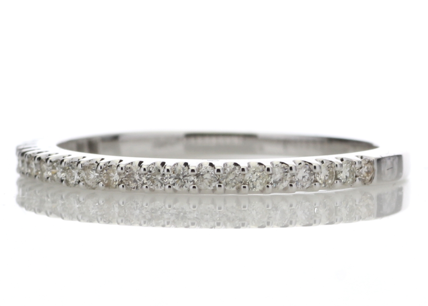 9ct White Gold Diamond Half Eternity Ring 0.25 - Image 2 of 5