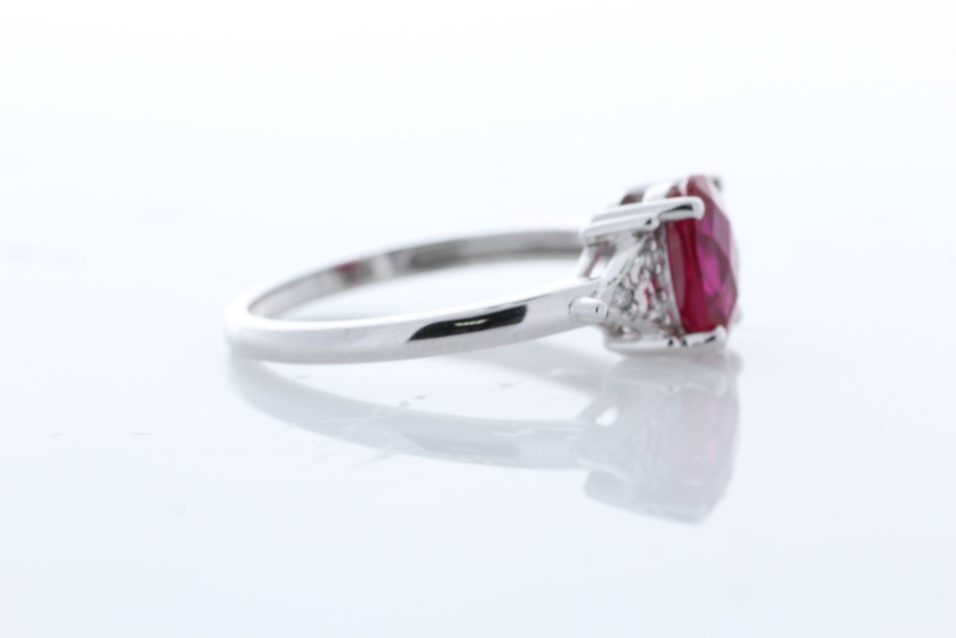 9ct White Gold Fancy Cluster Diamond And Created Ruby Ring - Image 4 of 5