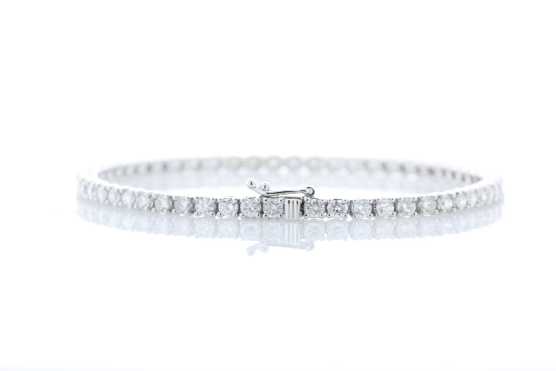 18ct White Gold Tennis Diamond Bracelet 3.49 - Image 4 of 7