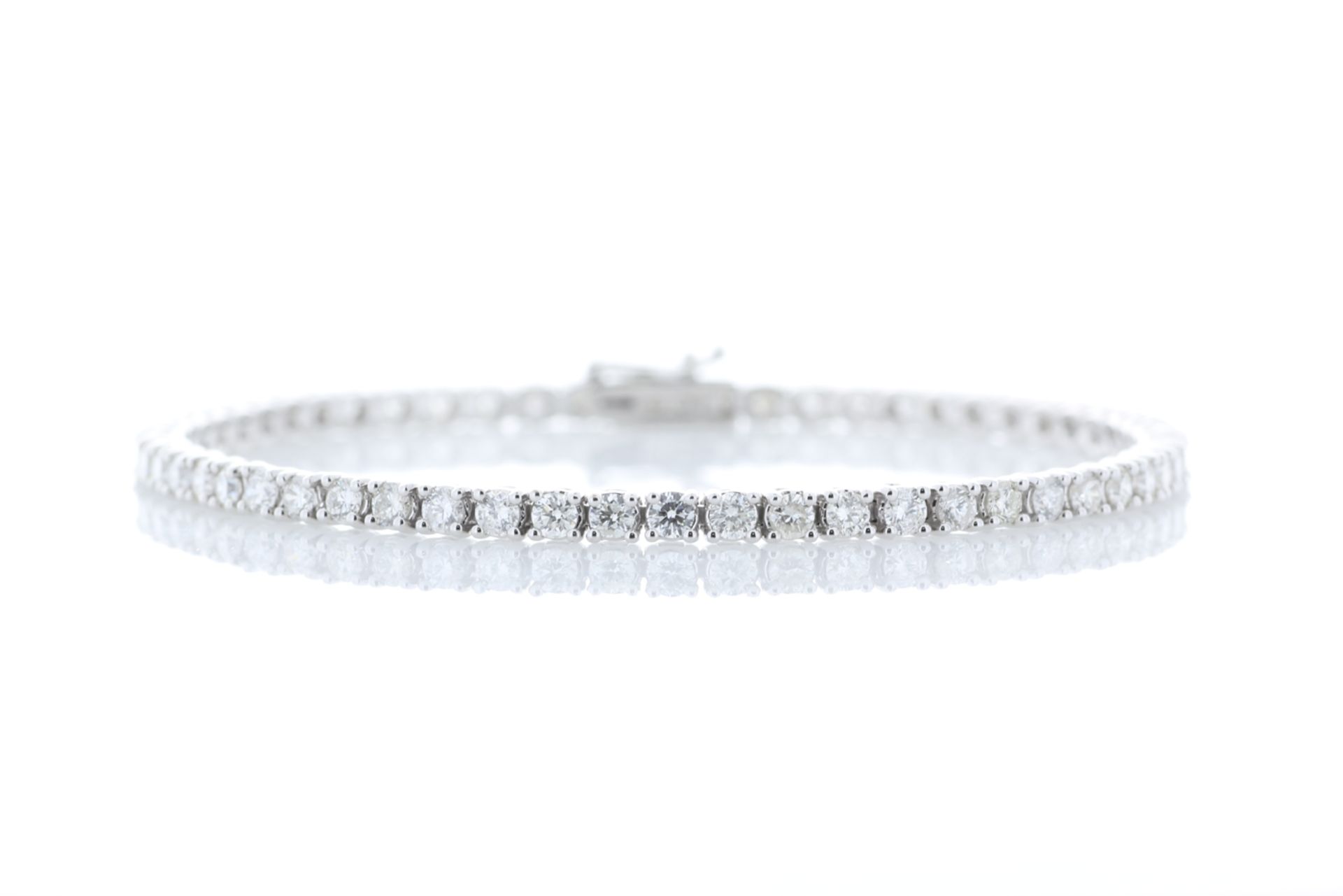 18ct White Gold Tennis Diamond Bracelet 3.49 - Image 2 of 7