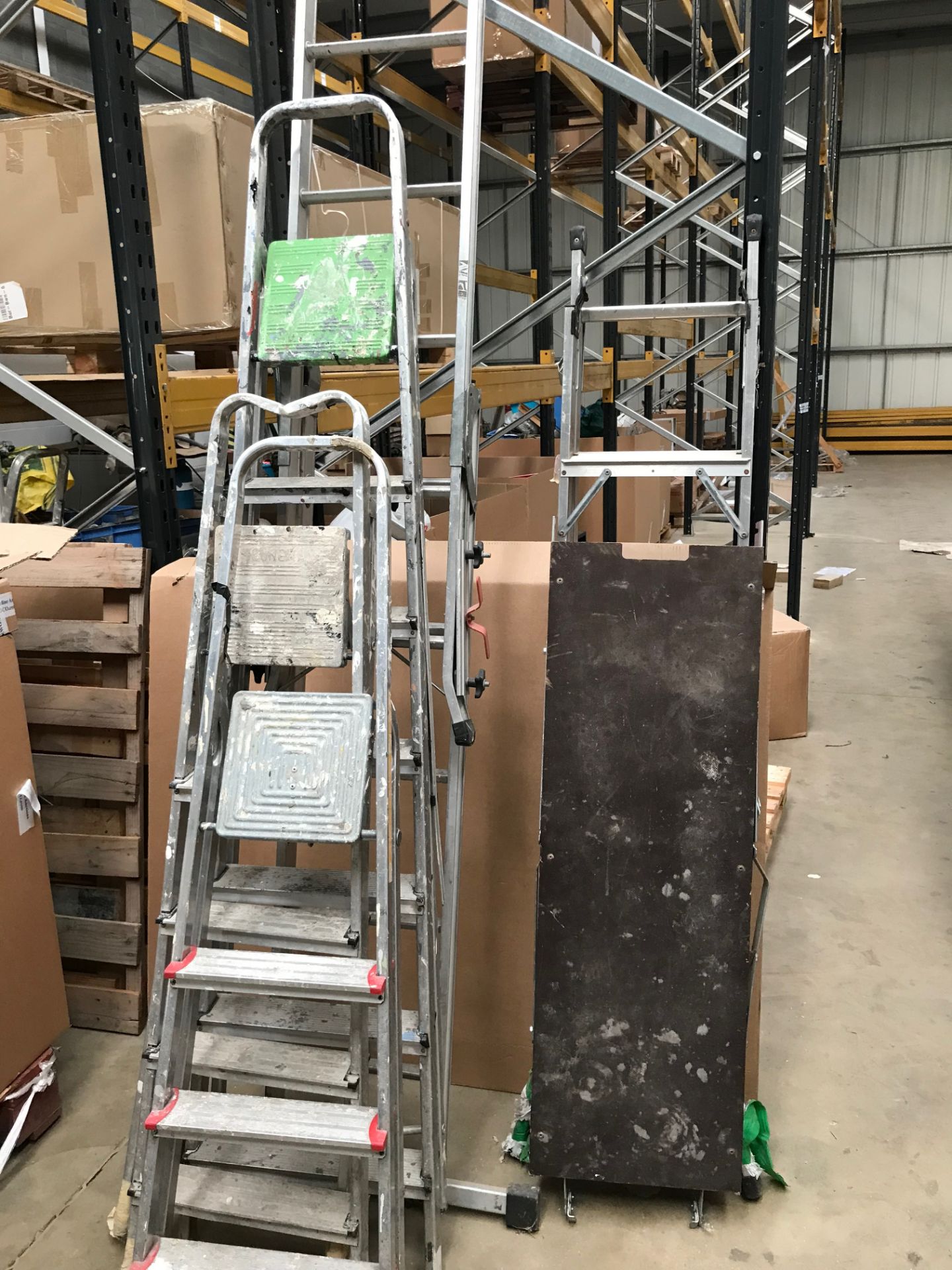 Selection of Aluminium Ladders with work platform - Image 2 of 3