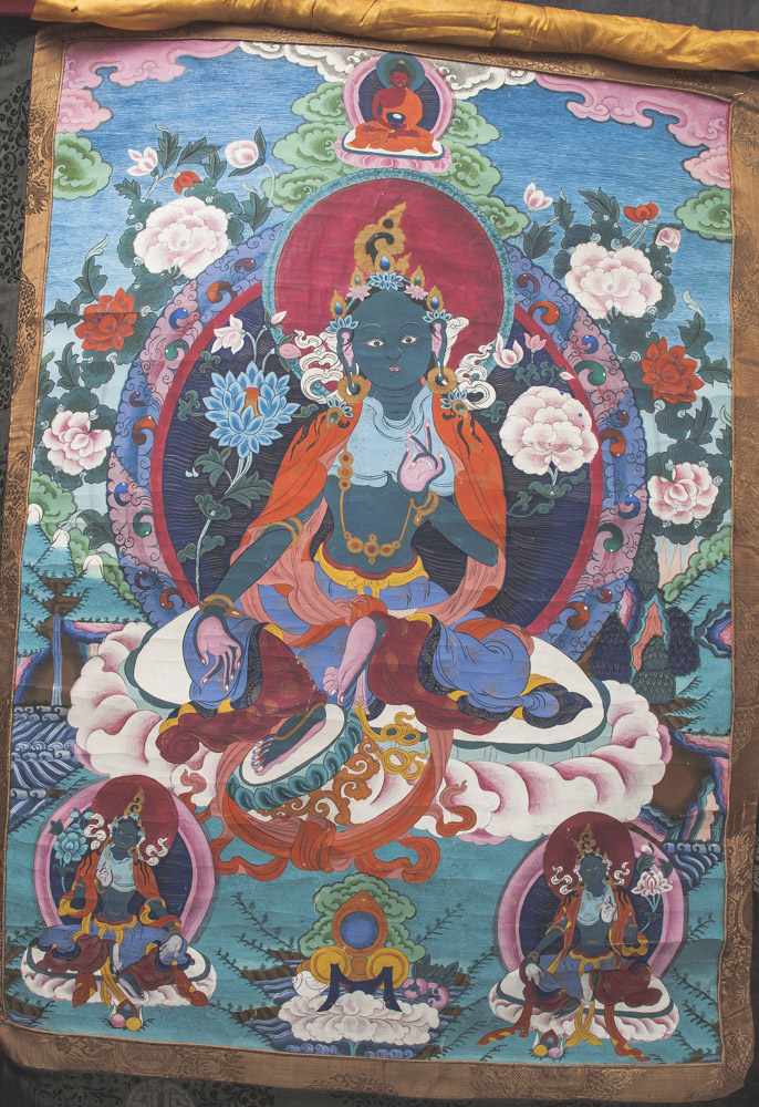 Thangka, blaue Tara, Tibet, Anfang 20. Jahrhundert, Gouache auf Leinengewebe, Brokateinfassung,