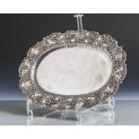 Kleines Tablett, Silber 800, gepunzt Feingehalt, Halbmond und Krone, ovale Form, die geschweifte