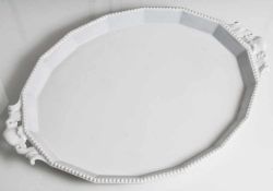 Ovale Platte, Nymphenburg, Form: Perl, glasiertes Weißporzellan, gemarkt: geprägtes Schild und