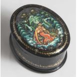 Russische Lackdose mit feiner Miniaturmalerei, Darstellung einer Prinzessin mit Zauberer und