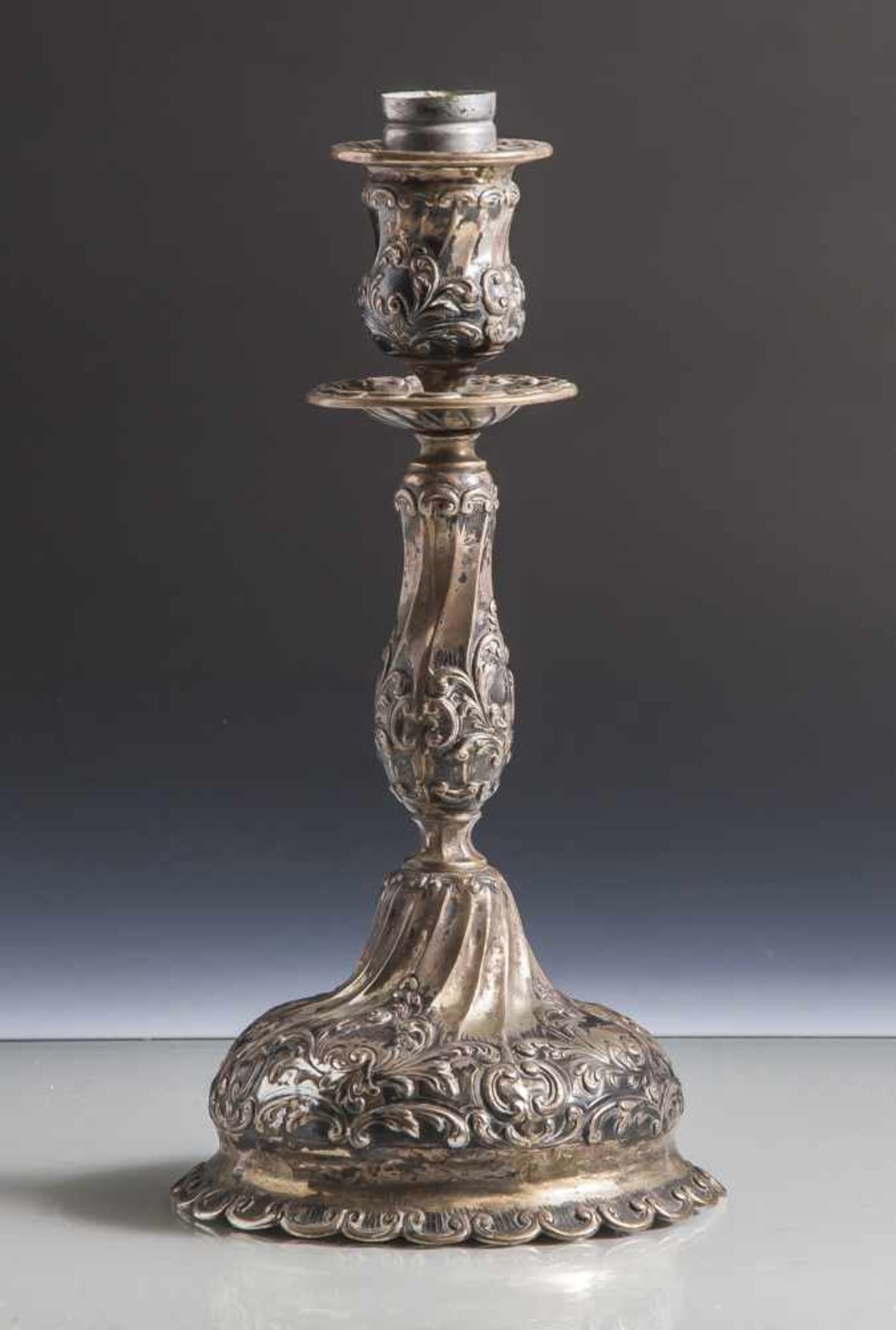 Kerzenhalter, Silber 800, Umbau zur Tischlampe, über glockenförmigem Fuß und balusterförmigem Schaft