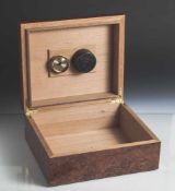 Humidor, 20. Jahrhundert, Weichholz, furniert, Rechtecksform, Hygrometer im Deckel, innen mit