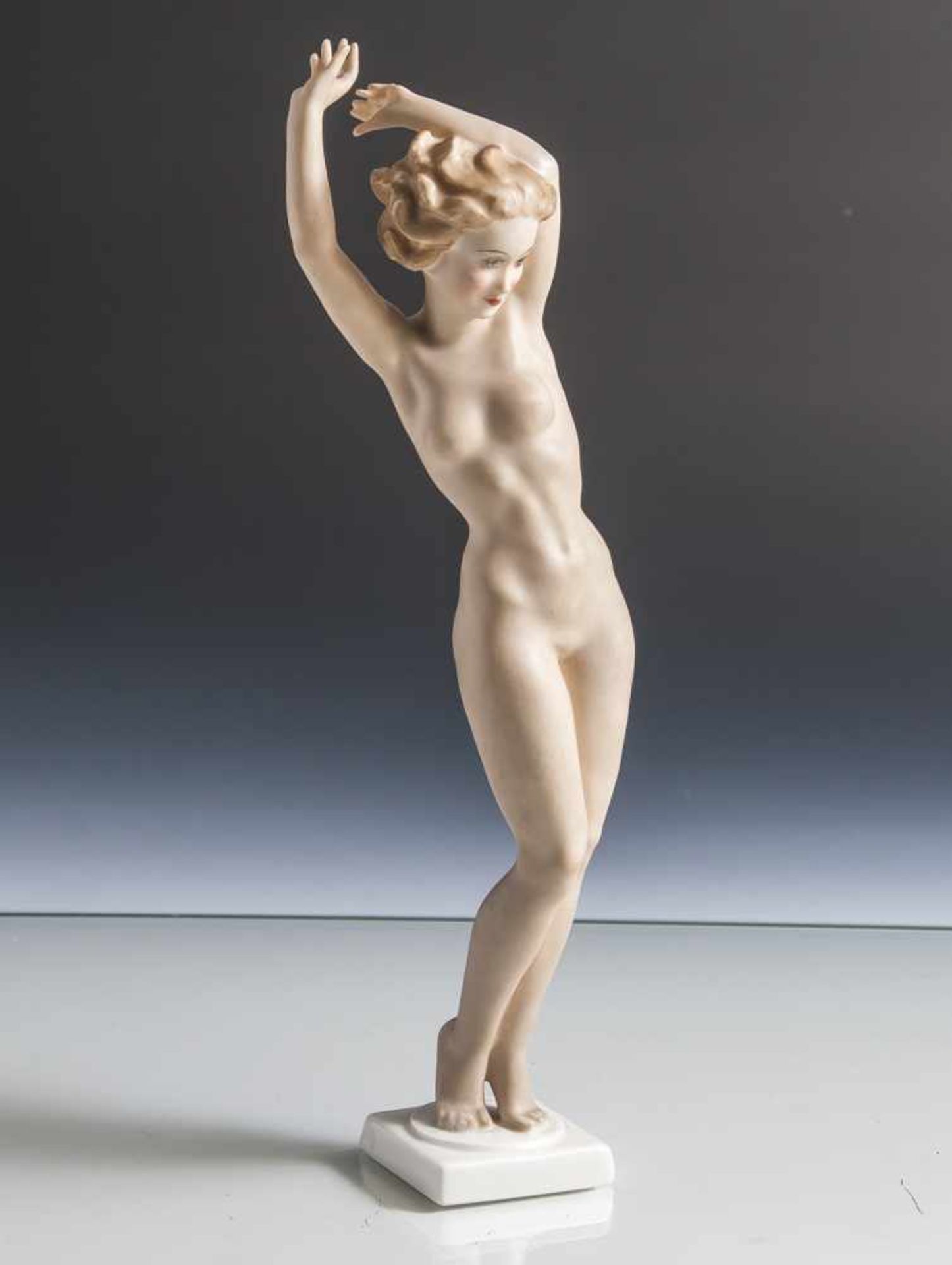 Figurine, Tänzerin, "Grazioso", Hutschenreuther, Kunstabteilung. Entwurf: Carl Werner, 1940, Mod.