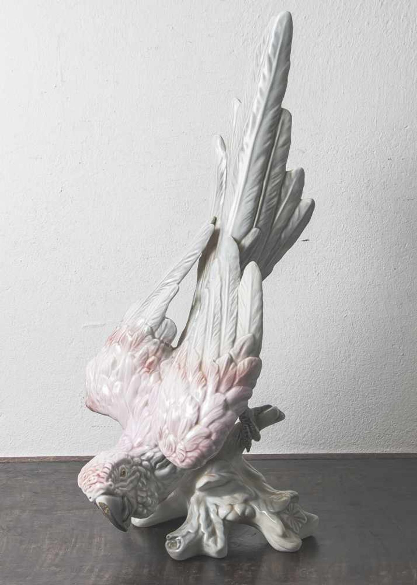 Vogelfigur, unbekannte Ritzsign. am Unterboden, Keramik, polychrome Bemalung in Unterglasurfarben,