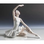 Porzellanfigur, Ballerina, Royal Dux, Entwurf V. Daniel, Modellnr. 22206, farbig gefasst. H. ca.