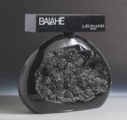 Factice, Parfümflakon, Balahé, Leonard Paris, Schwarzglas. H. ca. 28,5 cm.