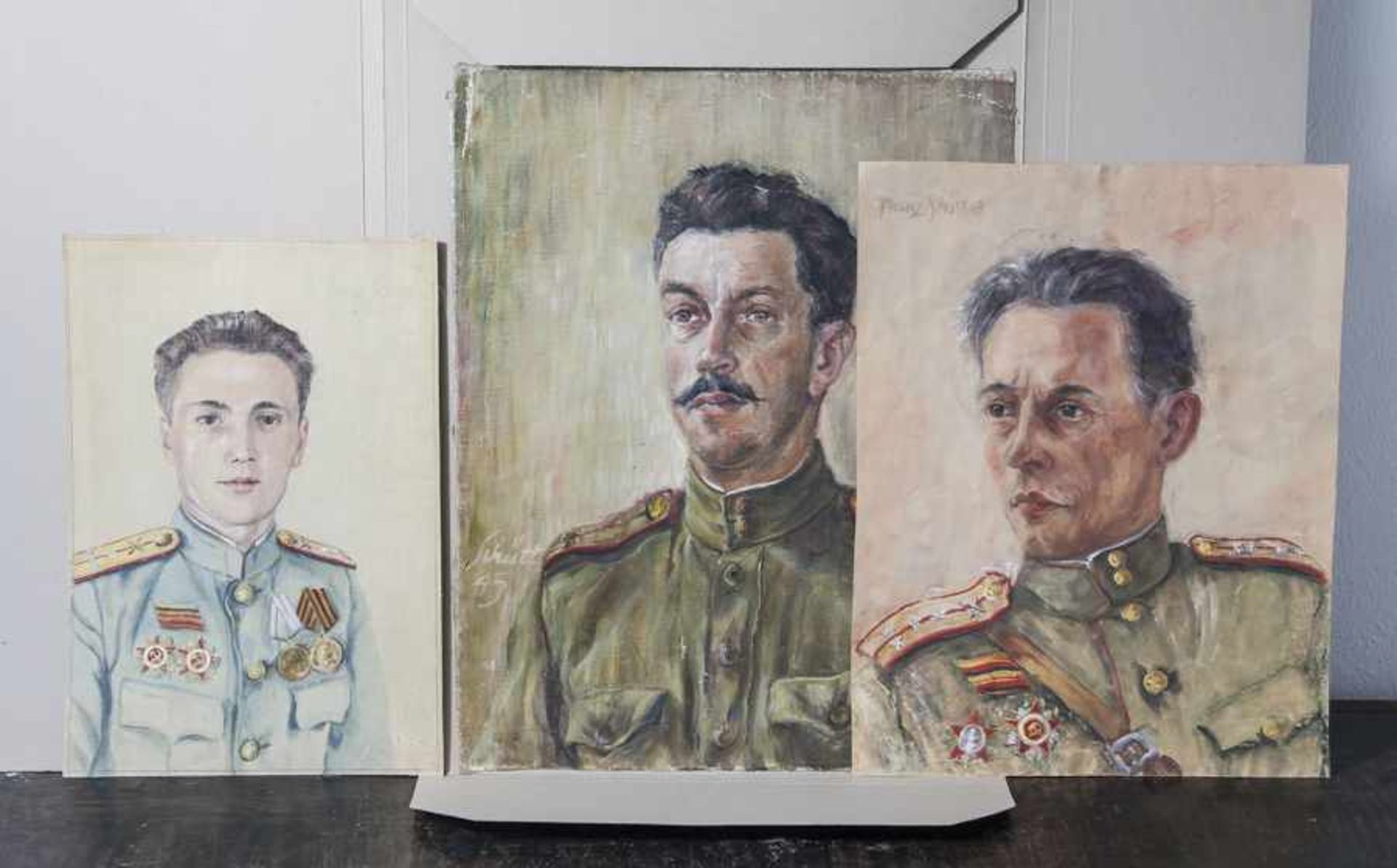 Drei Gemälde von Schütt, Franz (1908-1990), Porträtdarstellungen hoher russischer