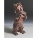 Figurine, Westmexiko, wohl Nayarit, Ton, vollplastische stehende Darstellung mit Kopf-, Arm- und