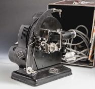 Projektor "Agfa Rolki", 1930er Jahre, 16 mm, in org. Koffer, mit Zubehör und Anleitung. Guter
