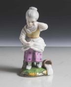 Figurine, Die verschüttete Milch, Höchster Porzellanmanufaktur, 20. Jahrhundert, Entwurf Johann