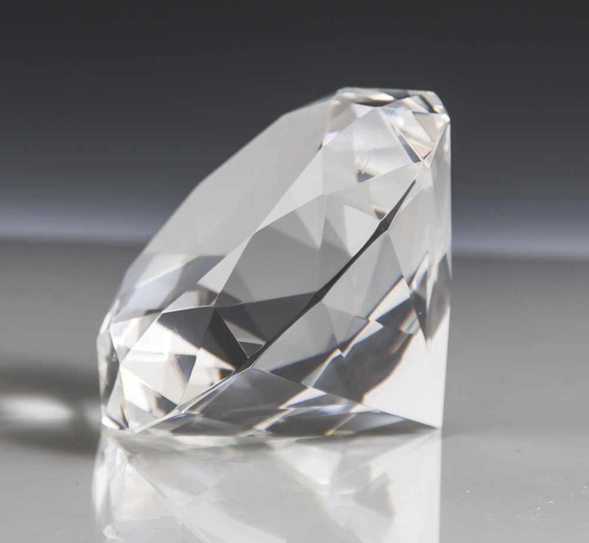 Kristallprisma in Diamantform, Rosenthal, seitlich geätztes Emblem, "Rosenthal", in org. Box. H. ca.