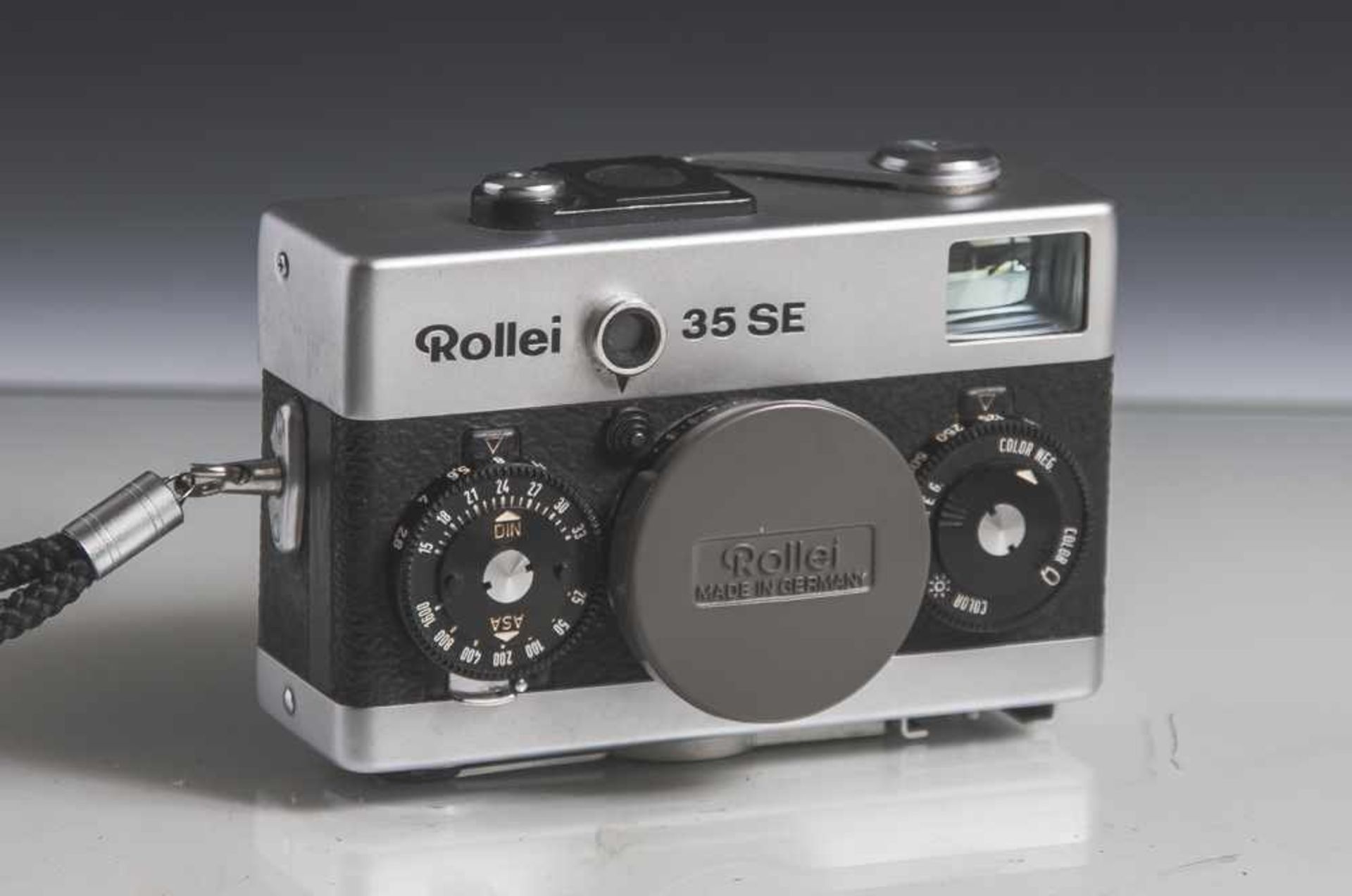 Kamera, Rollei 35 SE, Rollei - HFT, Nr. 2801820, Sonnar 2,8/40. Im Kunstlederetui. Altersgemäßer,