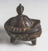 Kleine Schädelschale, Kapala, Nepal, Bronze, patiniert, in Form eines Totenschädels, mit