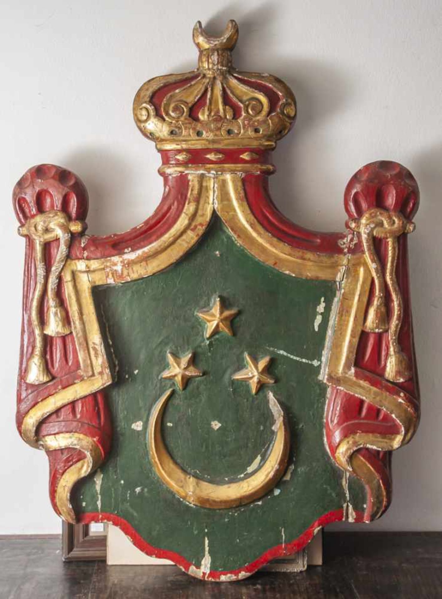 Wappenschild Ägypten, holzgeschnitzt und farbig gefasst. Prov. Palast von König Farug, Kairo. Wappen