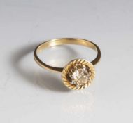 Solitärring, Gelbgold 585, ausgefasst mit 1 Brillant, ca. 0,40 ct/H-I/si, Ringgröße: 59, ca. 3 gr.