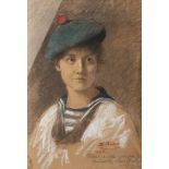 Unbekannter Porträtist (19./20. Jahrhundert), Junge Frau in Matrosenuniform, Farbkreide/Kohle, re.