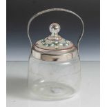 Eiswürfelbehälter, um 1900, leicht konisch zulaufender Gefäßkörper aus farblosem Glas mit