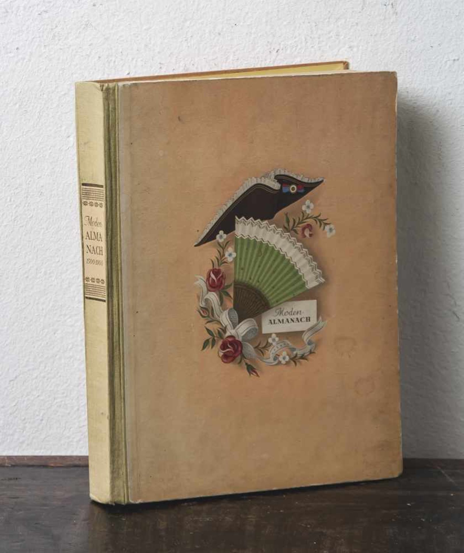 Zigarettenbilderalbum "Moden-Almanach. Modenbilder aus vier Jahrhunderten 1500-1900", Hrsg. vom Haus