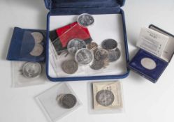 Konvolut von 15 versch. Münzen, bestehend aus: a) 5 Reichsmark, 1935, Silber 900, vz, Paul von