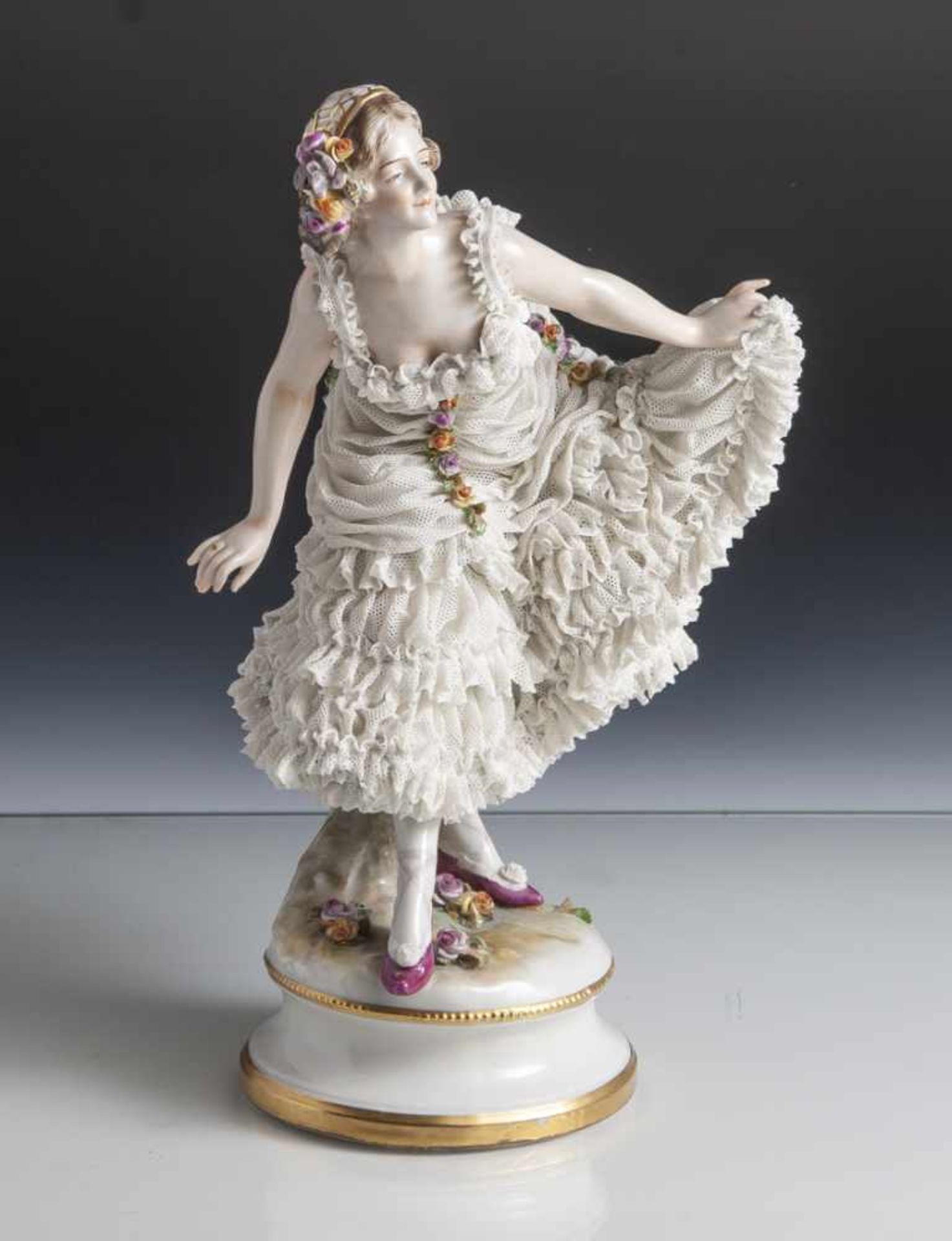 Spitzenfigur: Tänzerin, Ballerina, Aelteste Volkstedter Porzellanmanufaktur, 1. Hälfte 20.