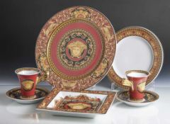 Service-Teile, Rosenthal, 8-teilig, Dekor "Medusa", Entwurf Gianni Versace, Porzellan, polychrom