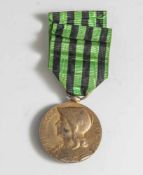 Medaille, Frankreich, Deutsch-Französischer Krieg 1870/71, gestiftet an B. Ouvrier. An grün-